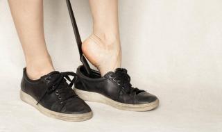 解决鞋子磨脚的八种方法 鞋子磨脚怎么处理